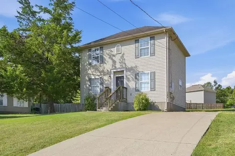 1204 Smalls Ct, La Vergne, TN 37086
