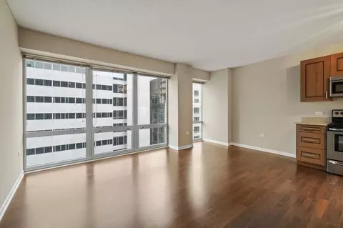 215 W Washington St, Chicago, IL 60606