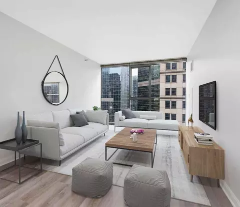 210 N Wells St, Chicago, IL 60606