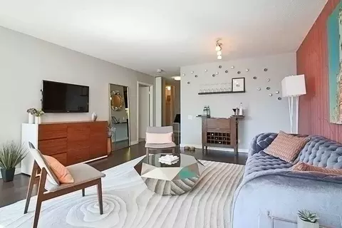 77 W Huron St #1-1, Chicago, IL 60654