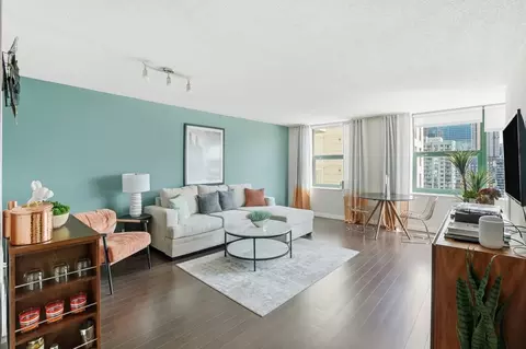 77 W Huron St #1-1, Chicago, IL 60654