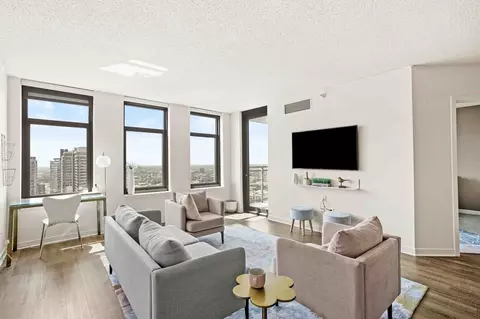 555 W Kinzie St #1-1, Chicago, IL 60654