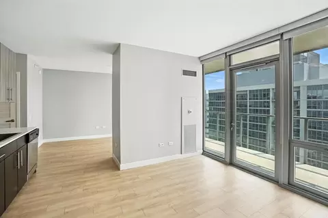345 E Wacker Dr, Chicago, IL 60601