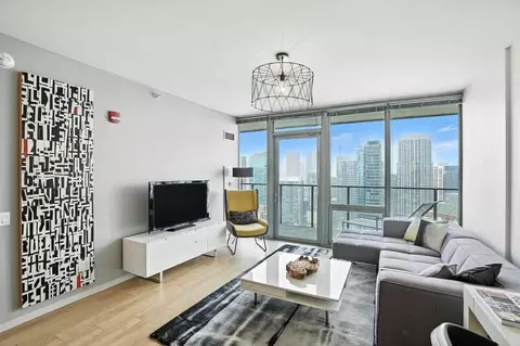 345 E Wacker Dr #1-1, Chicago, IL 60601