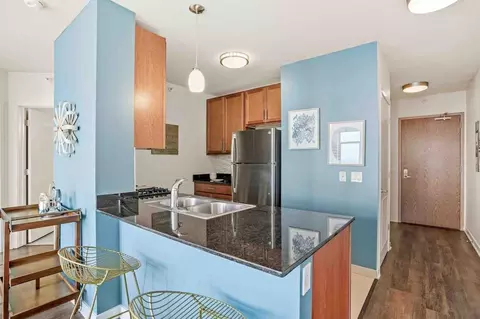 555 W Kinzie St #JR1-1, Chicago, IL 60654