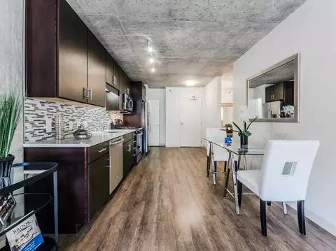 11 S Green St, Chicago, IL 60607