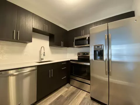 1 E Delaware Pl, Chicago, IL 60611