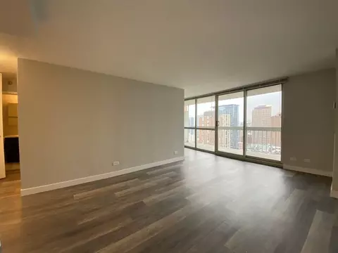 1 E Delaware Pl, Chicago, IL 60611
