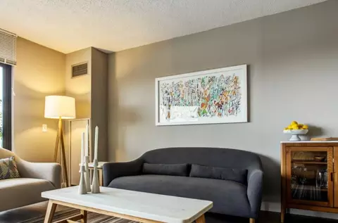 2555 N Clark St #1-1, Chicago, IL 60614