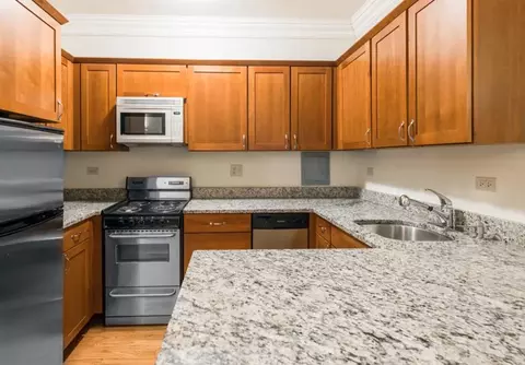 401 W Fullerton Pkwy, Chicago, IL 60614