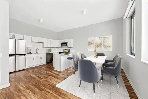 1900 W Lawrence Ave #1-1, Chicago, IL 60640