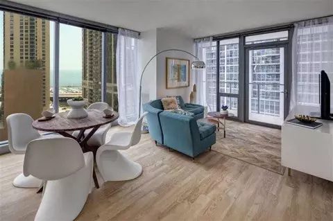 345 E Wacker Dr #2-2, Chicago, IL 60601