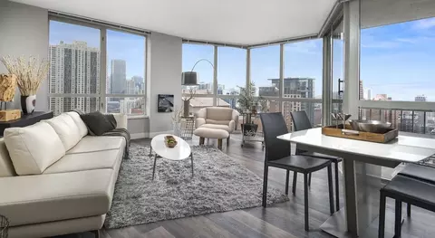 1 E Delaware Pl #2-2, Chicago, IL 60611