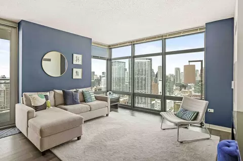 555 W Kinzie St #3-2-5, Chicago, IL 60654