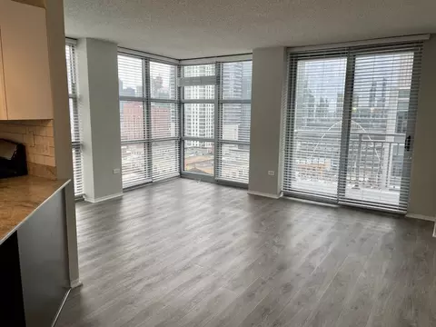 180 N Jefferson St #3-3, Chicago, IL 60661