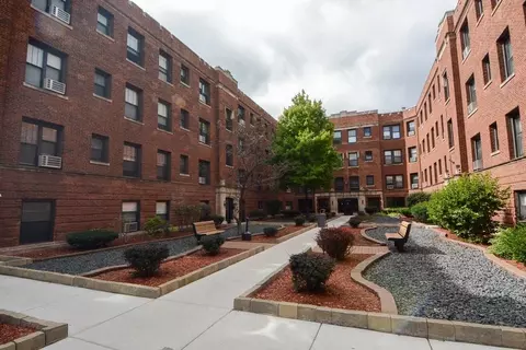 2906 N Mildred Ave #2O, Chicago, IL 60657