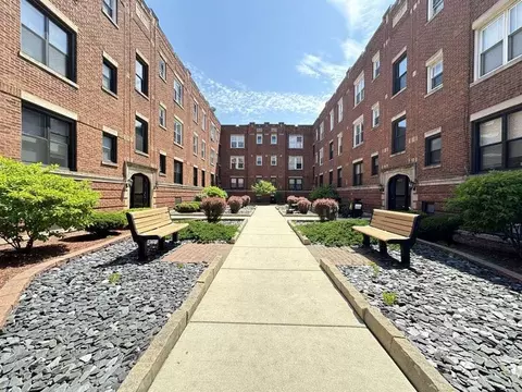 951 W Cornelia Ave #2A, Chicago, IL 60657
