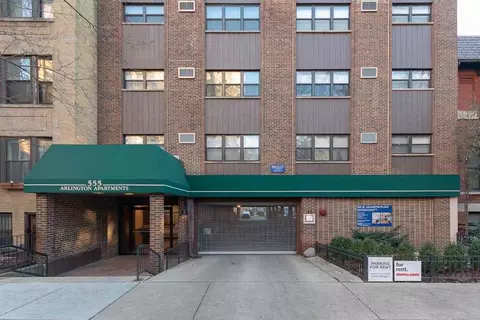 555 W Arlington Pl #308, Chicago, IL 60614