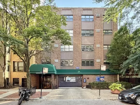 555 W Arlington Pl #308, Chicago, IL 60614