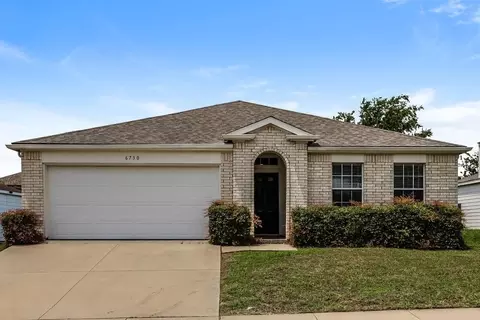 6730 Meadowcrest Dr, Arlington, TX 76002