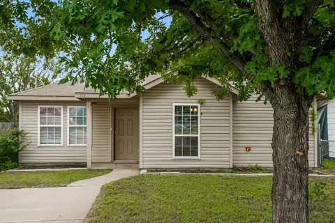 513 N Wood St, Denton, TX 76209