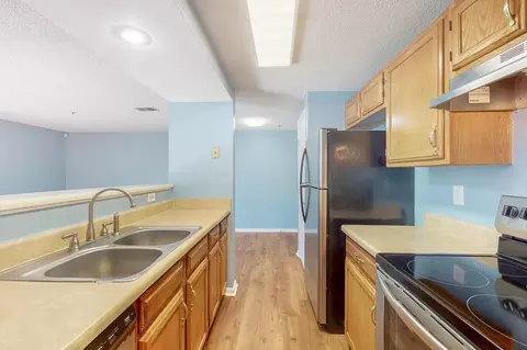 1610 Arlyn Cir, Charlotte, NC 28213
