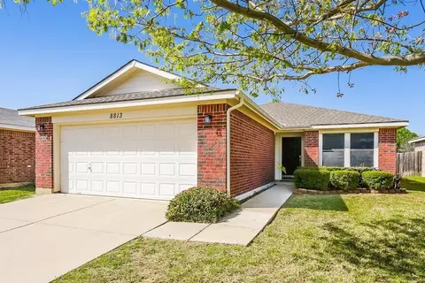 8813 Sagebrush Trl, Cross Roads, TX 76227
