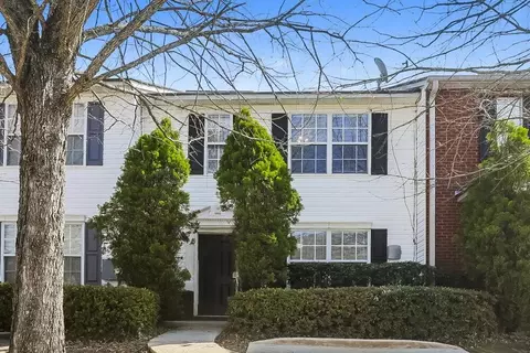 2286 Strathmoor Manor Dr, Lithonia, GA 30058