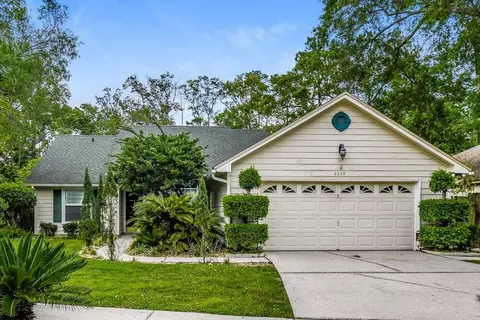 8233 Lakemont Dr, Jacksonville, FL 32216