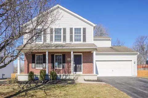 1041 Oxford Dr N, Pataskala, OH 43062