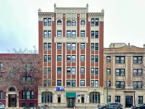 505 W Belmont Ave #2J, Chicago, IL 60657