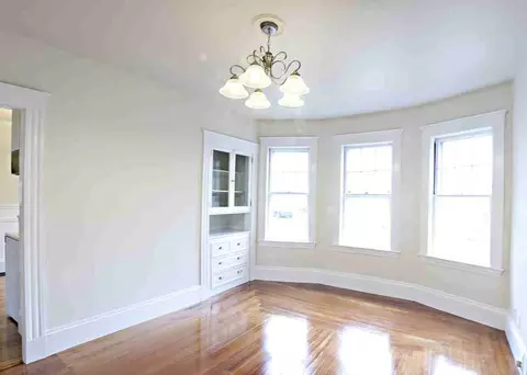 187 Billings St #1, Quincy, MA 02171