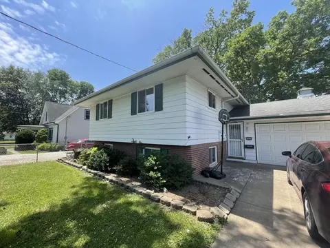 3409 N California Ave #B, Peoria, IL 61603