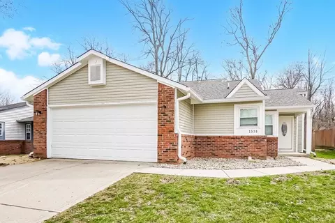 1531 Creekside Ln, Greenwood, IN 46142