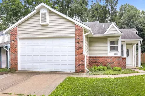 1531 Creekside Ln, Greenwood, IN 46142