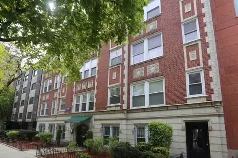 511 W Melrose St #405, Chicago, IL 60657