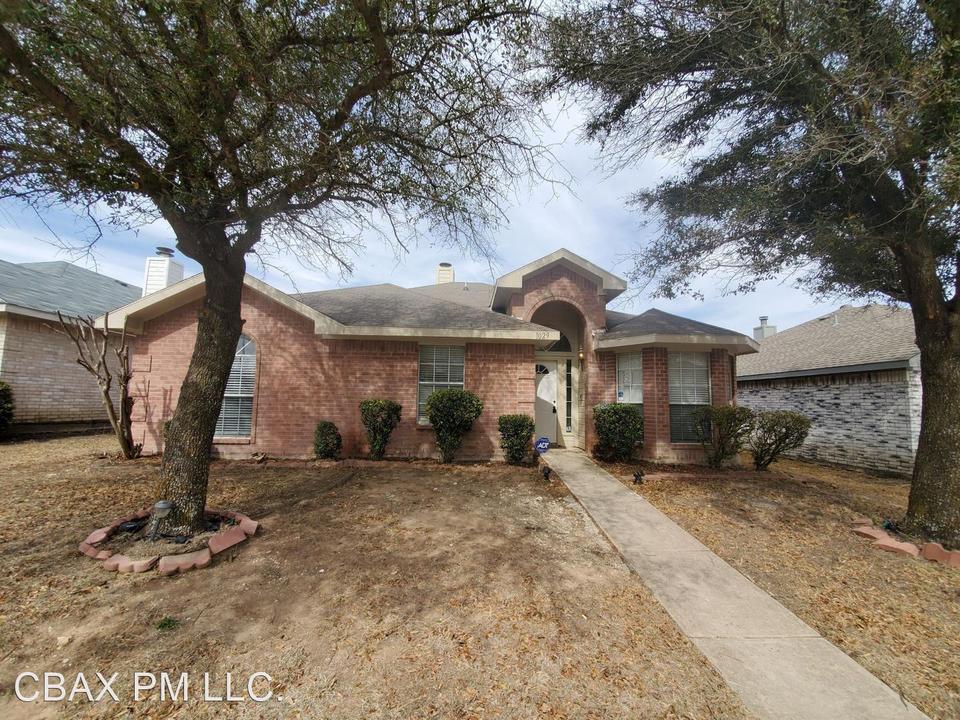 1029 Glencrest Dr, Cedar Hill, TX 75104 9 Photos MLS 48607388 Movoto