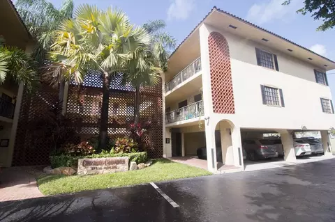 917 NE 16th Ave #16, Fort Lauderdale, FL 33304