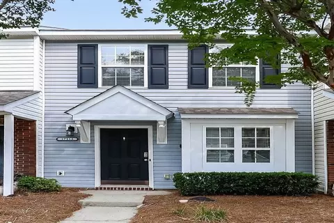 17113 Greenlawn Hills Ct, Charlotte, NC 28213
