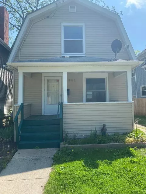 904 N Pine St, Lansing, MI 48906