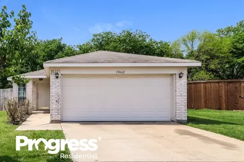 10662 Flamewood Dr, Fort Worth, TX 76140