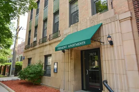 3831 N Fremont St #302, Chicago, IL 60613