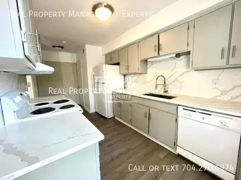 9135 Spyglass Pl #D, Charlotte, NC 28214