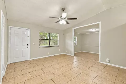 2822 Colfax St, Eustis, FL 32726 photo 5