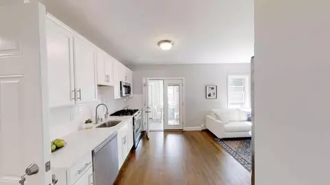 836 Canterbury St #1r, Boston, MA 02131