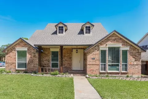 2001 Valley Falls Ave, Mesquite, TX 75181