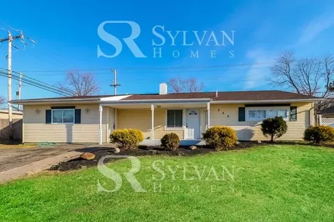252 Blue Ridge Dr, Levittown, PA 19057