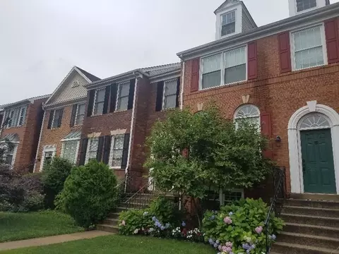 20945 Sandstone Sq, Cascades, VA 20165