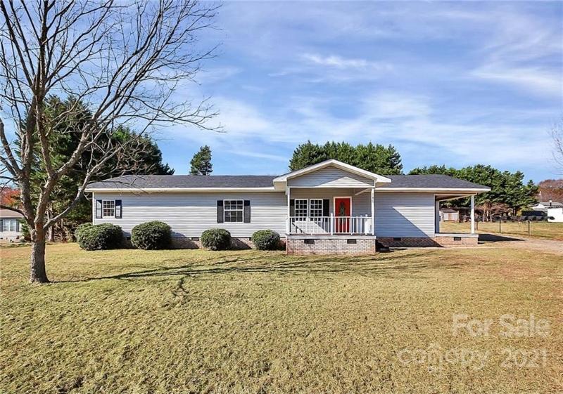 140 Thoroughbred Dr, Troutman, NC 28166