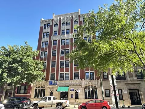 505 W Belmont Ave #6C, Chicago, IL 60657